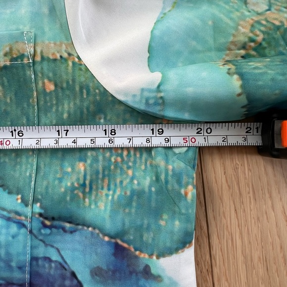 NWT - Marbled long sleeve tunic. Size M - Picture 13 of 13